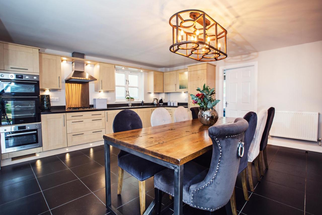 Beautiful 4-Bed Home, Hot Tub & Stunning Views - Abergavenny Εξωτερικό φωτογραφία