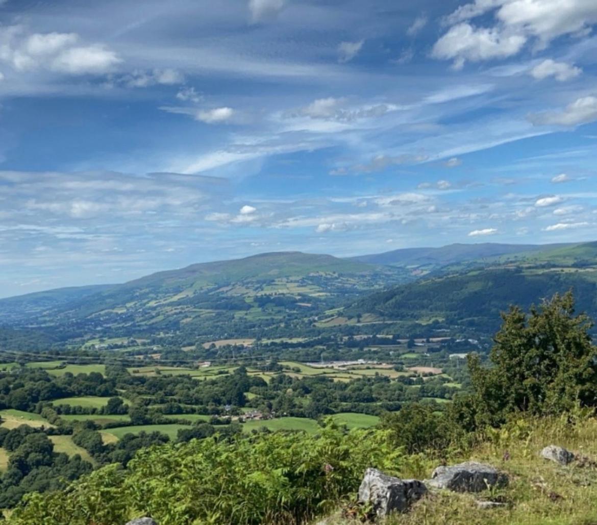 Beautiful 4-Bed Home, Hot Tub & Stunning Views - Abergavenny Εξωτερικό φωτογραφία